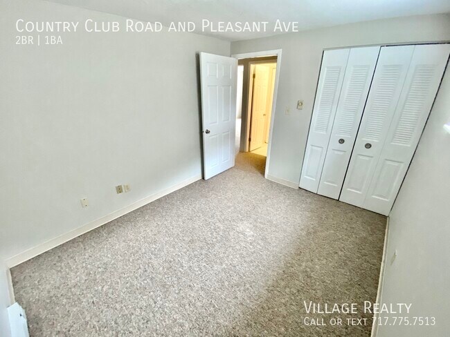 Building Photo - 617 Country Club Rd