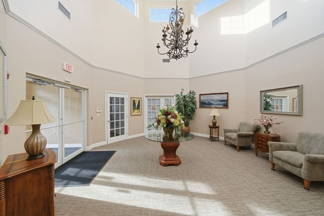 Building Photo - 295 Salem St