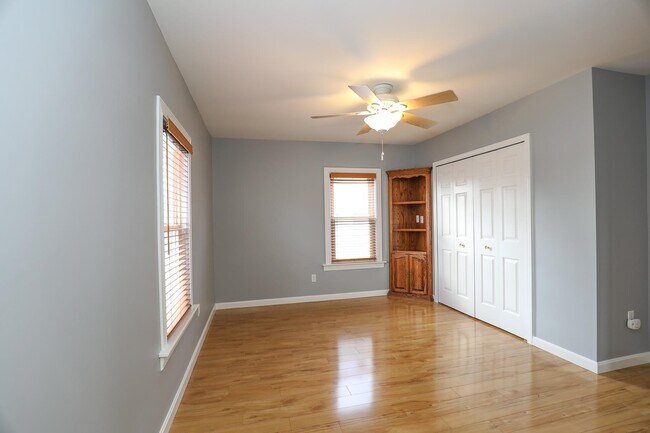 Building Photo - 32 Chapleau Ave