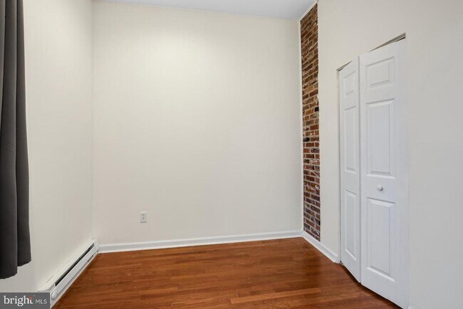 Building Photo - 618 N 40th St
