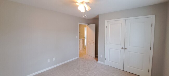 Building Photo - 259 Crown Heights Way