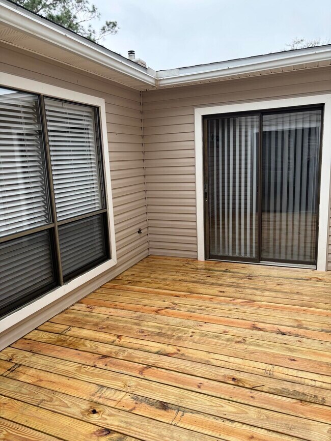 Building Photo - 926 Holbrook Cir