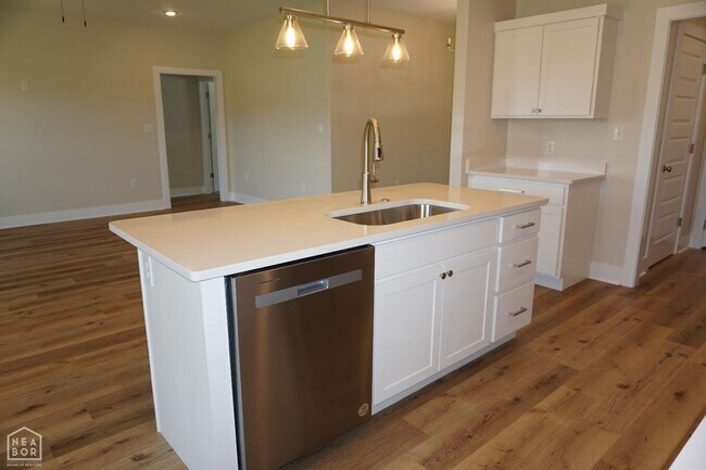 Building Photo - 3 Bedroom, 2 Bath Home in Brookland