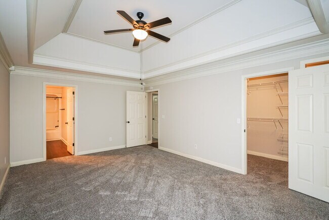 Building Photo - 104 Luna Ln