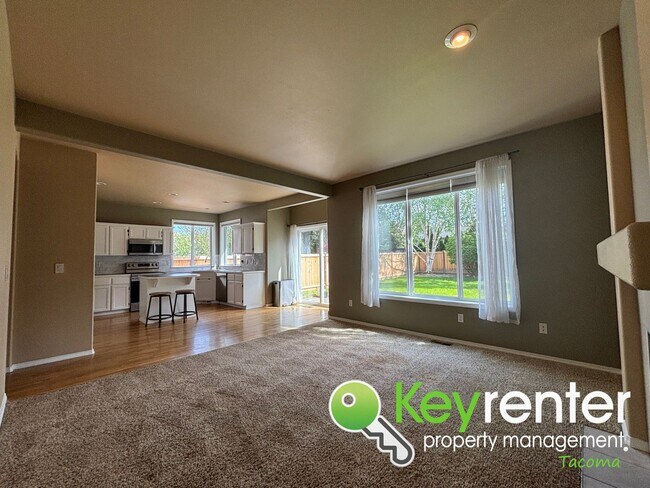 Building Photo - Elegant Browns Point Living with Backyard ...