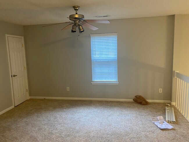 Building Photo - 8041 Christmas Ct
