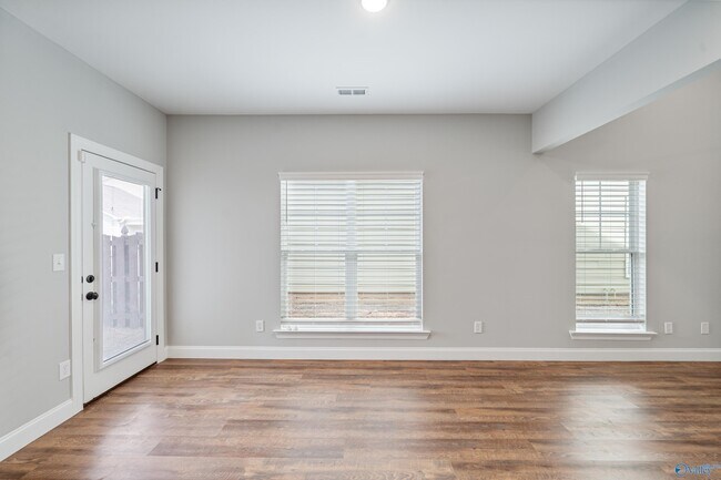 Building Photo - 1013 Highgrove Hts NW