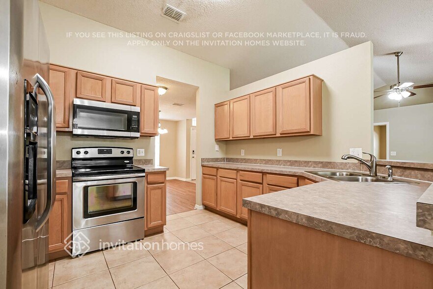 Building Photo - 4741 Ashton Dr W