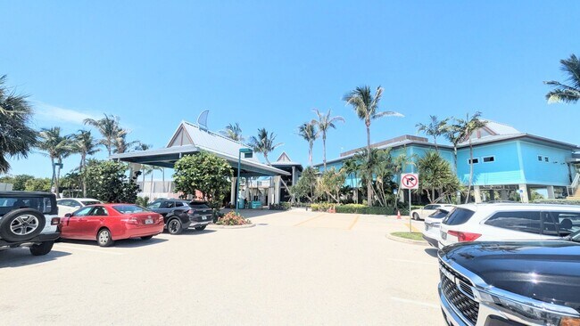 Building Photo - 360 Base Ave E