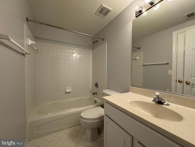 Building Photo - 13868 Piedmont Vista Dr