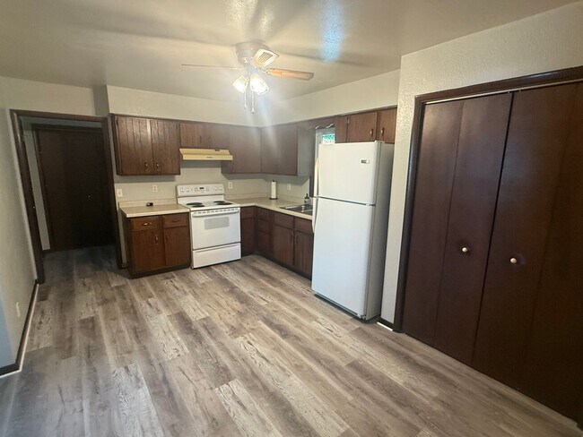 Building Photo - 2389 Hollands Grove Rd