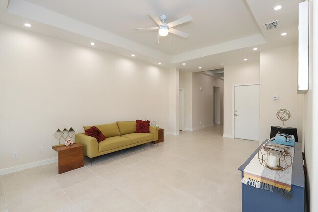 Building Photo - 306 Cinnamon Teal Loop