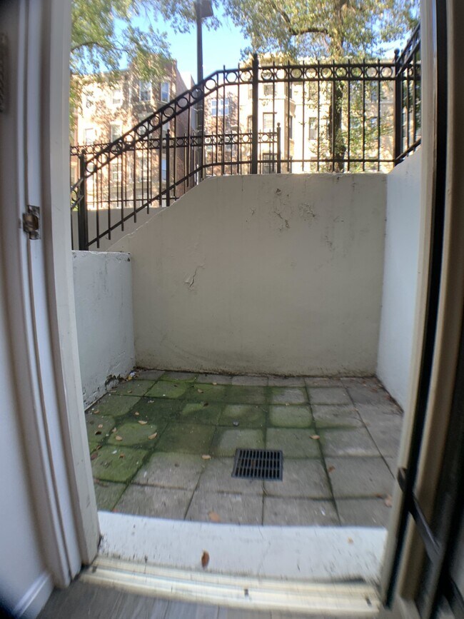 Building Photo - 36 Queensberry St