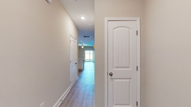 Building Photo - 2608 Sailor Rose Ln