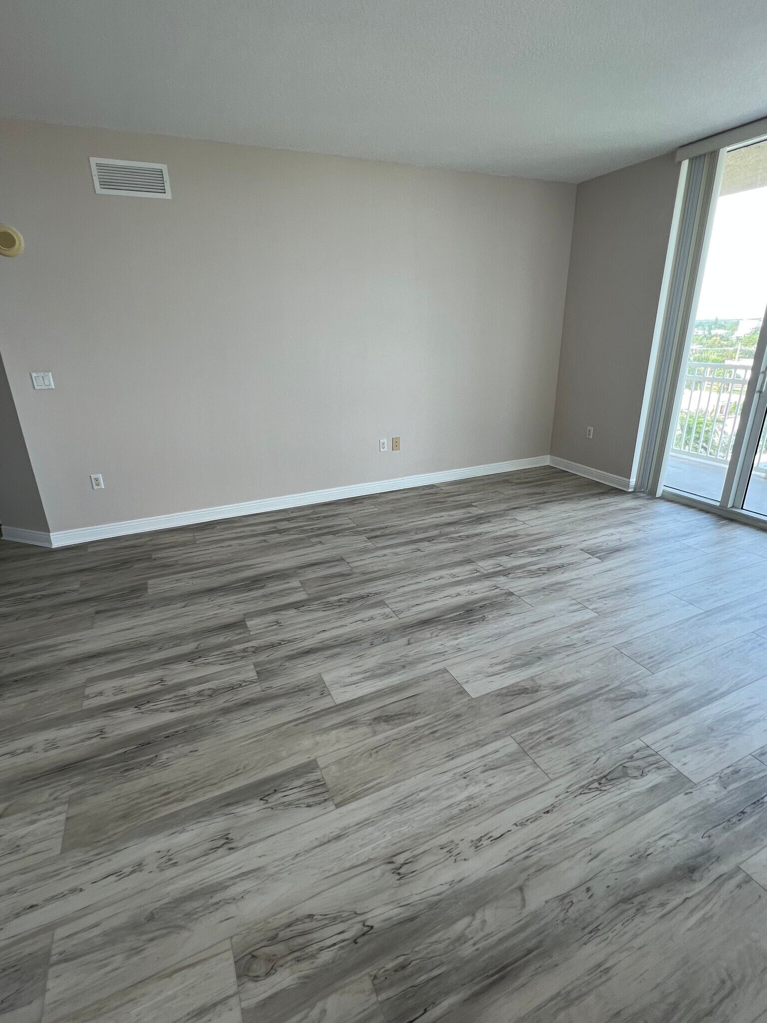 Building Photo - 350 N Federal Hwy