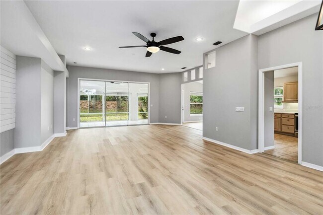 Building Photo - 7 Arbor Oaks Dr