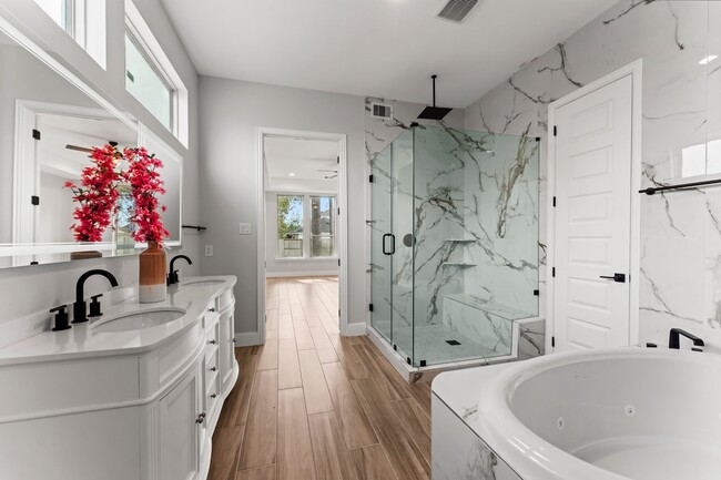 Building Photo - 7007 Longmire Cir