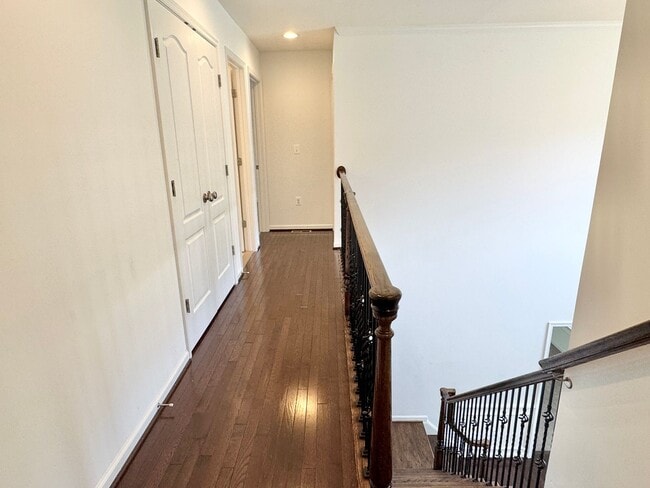 Building Photo - CLOSE TO BROOKE POINT VRE - LARGE ACREAGE HOME - STAFFORD- BASEMENT KITCHENETTE