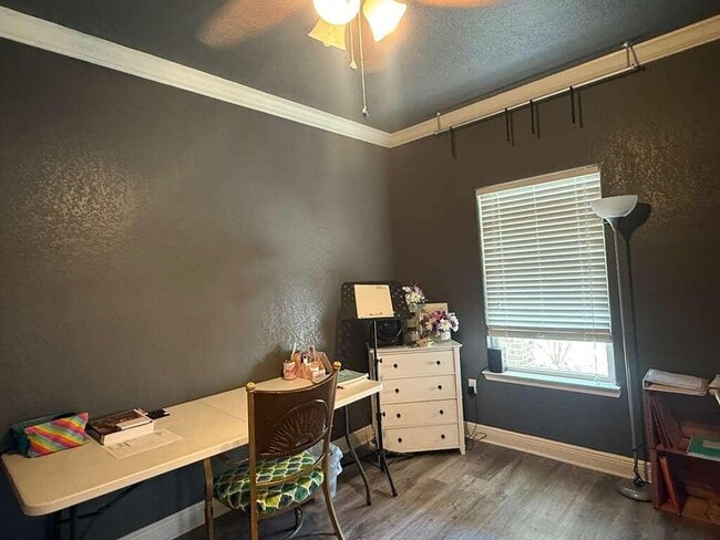 Building Photo - 703 Nutmeg Ave