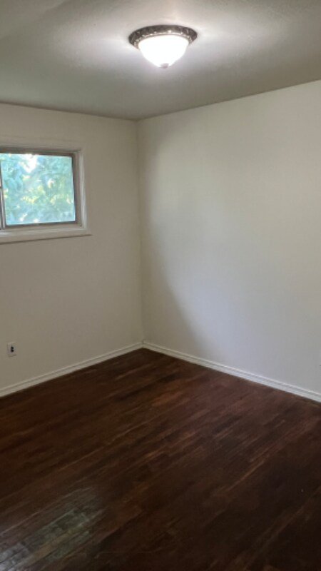 Building Photo - 1213 W Gary St