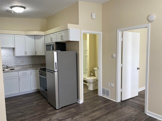 Building Photo - 1220 S Curry Pike