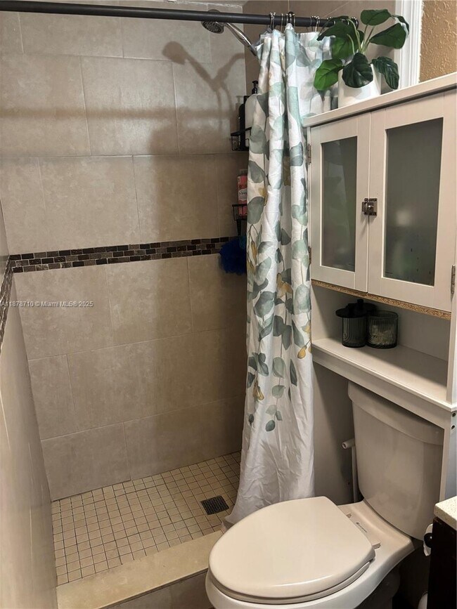 Building Photo - 6329 Fletcher St