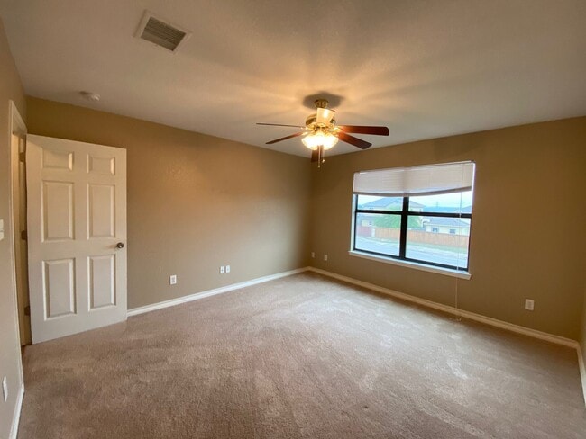 Building Photo - 11447 Creek Eagle