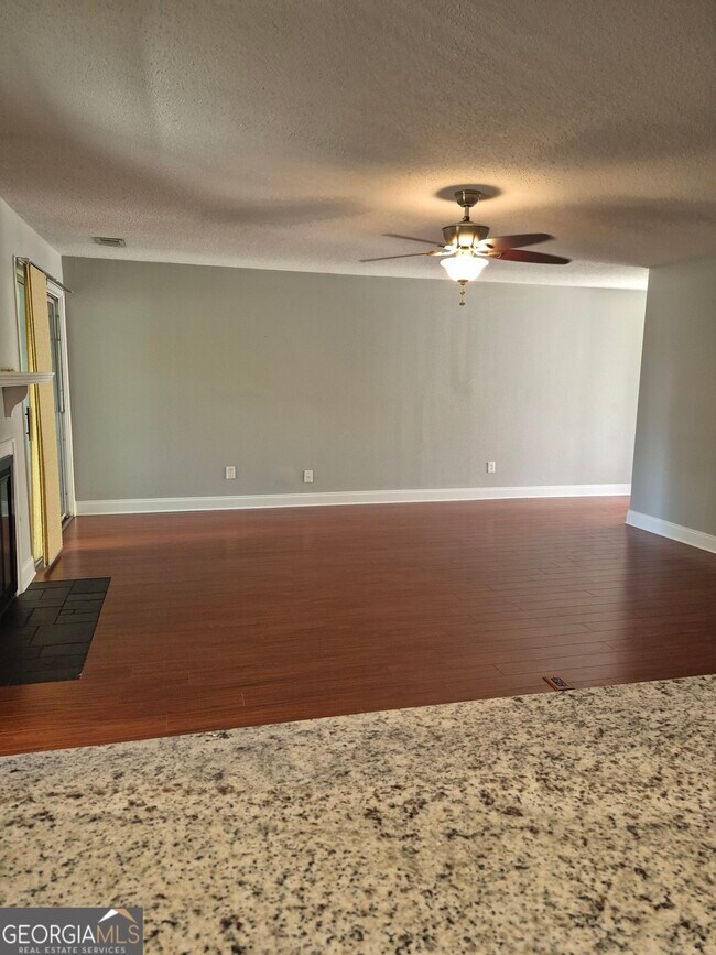 Building Photo - 62 Rumson Ct