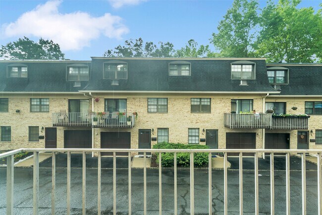 Building Photo - 768 Springfield Ave