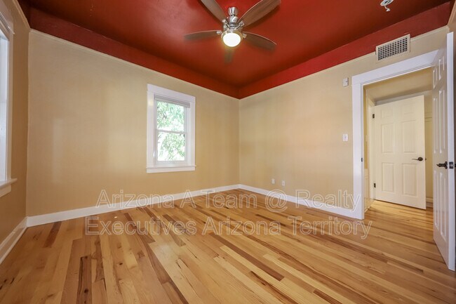 Building Photo - 2221 1st St