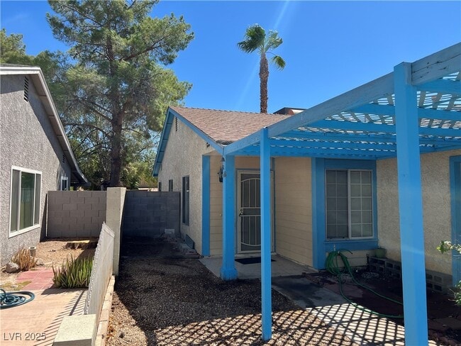 Building Photo - 1628 Starridge Way