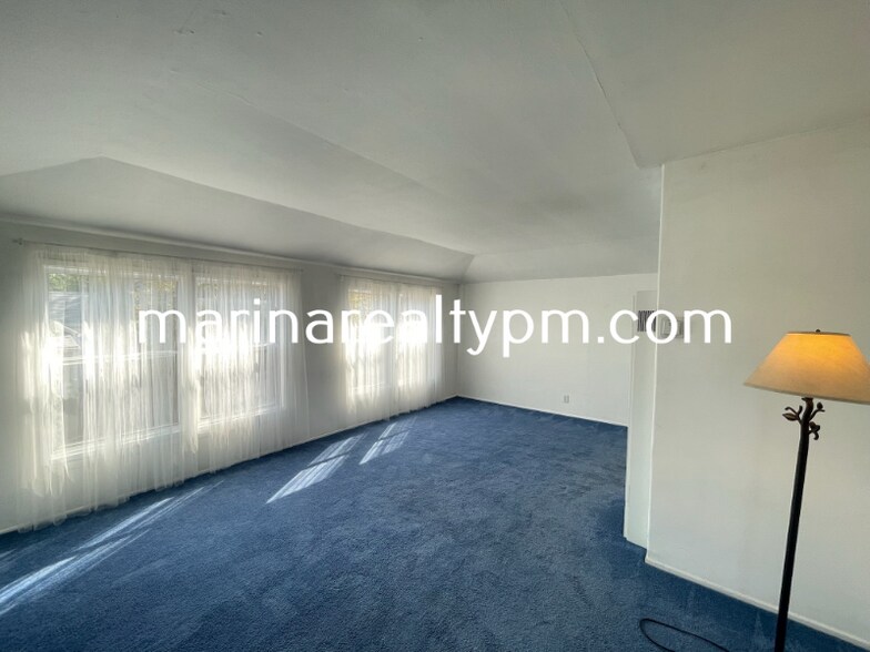 Building Photo - 1716 Marin St