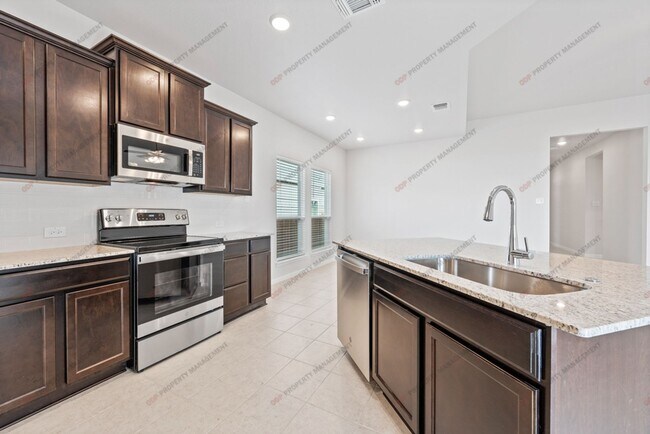 Building Photo - $250 OFF FIRST MONTHS RENT