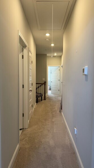 Building Photo - 3057 Sassafras Ln