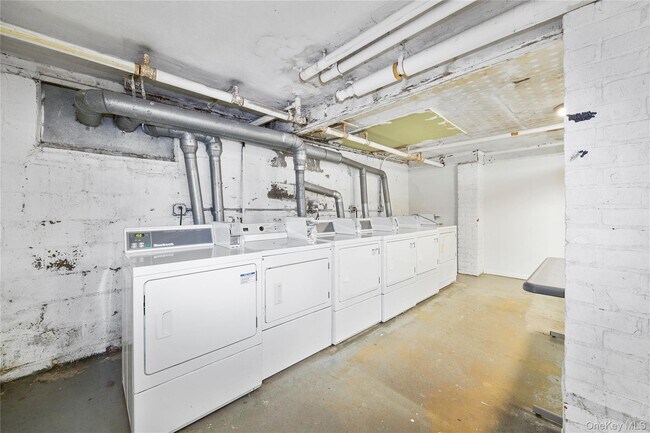 Building Photo - 101 Carpenter Ave