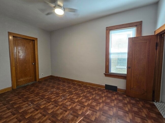 Building Photo - 3741 Parrish Ave