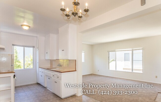 Building Photo - 145 N Lapeer Dr