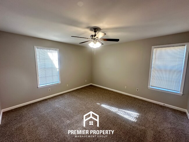 Building Photo - 4579 Blue Willow Rd