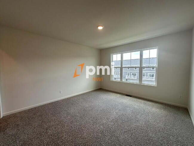 Building Photo - 8754 Clover Ln