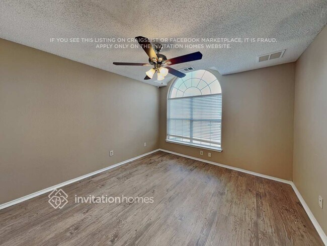 Building Photo - 3823 Branch Hollow Cir