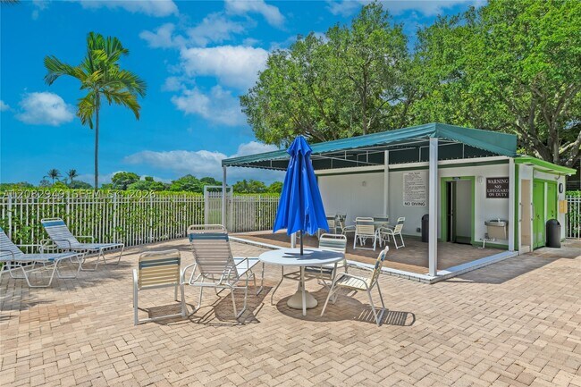 Building Photo - 9091 Lime Bay Blvd