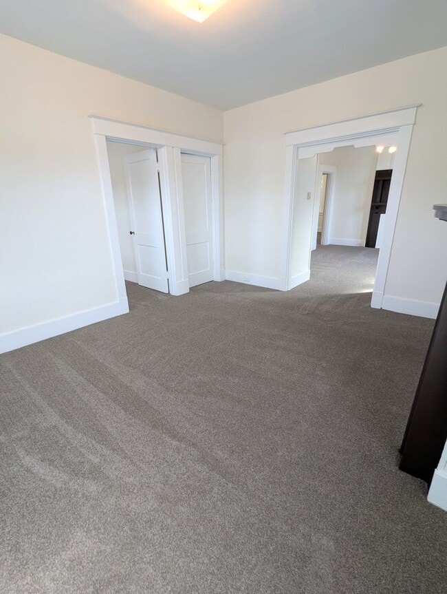 Building Photo - bee1429