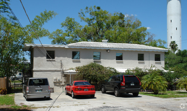 Building Photo - 8002 N Florida Ave