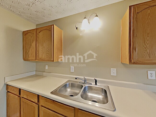 Building Photo - 4712 Huff Park Ct