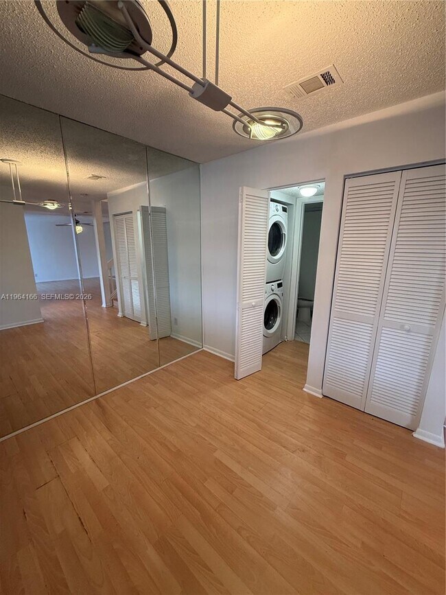 Building Photo - 2515 NW 99th Ave