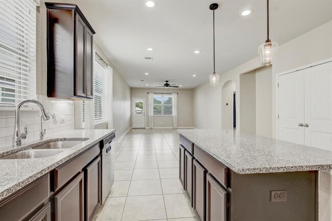 Building Photo - 356 Quarry Ln