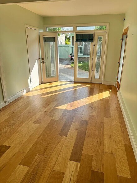 Building Photo - 2110 Overland Ave