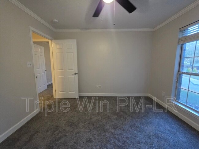 Building Photo - 12512 Woodbury Dr