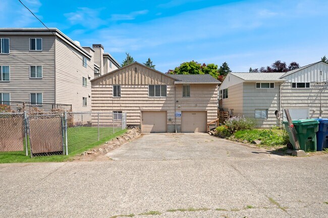 Building Photo - 4837 Fauntleroy Wy SW