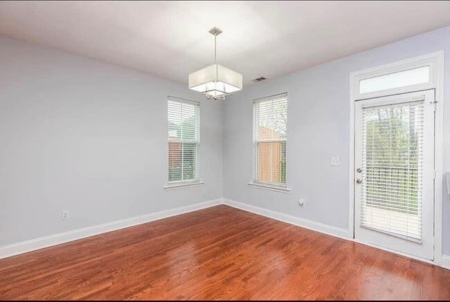 Building Photo - 5999 Brookside Oak Cir